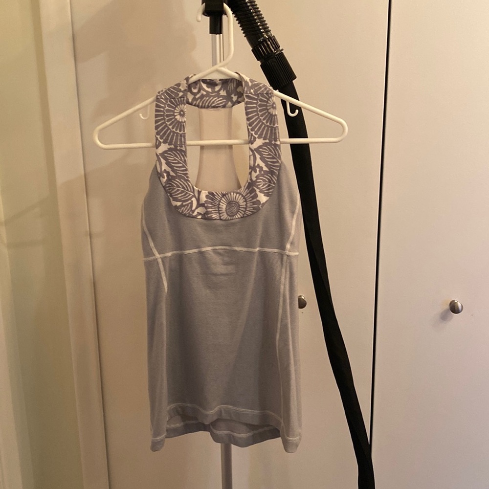 Lululemon workout Top